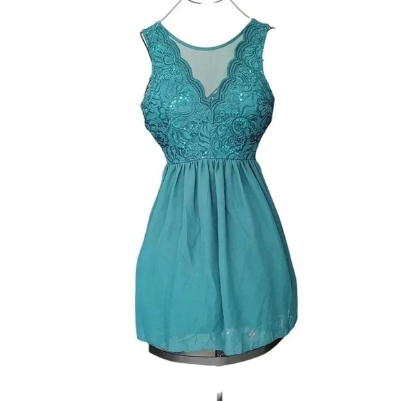 🌲🌲🌲flash sale✨ ❗Speechless fit Flare dress size 1 - Picture 1 of 5